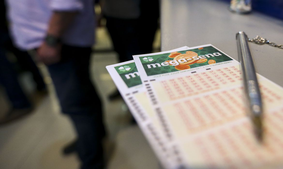 Mega-Sena acumula e deve sortear R$ 100 milhões no próximo concurso
