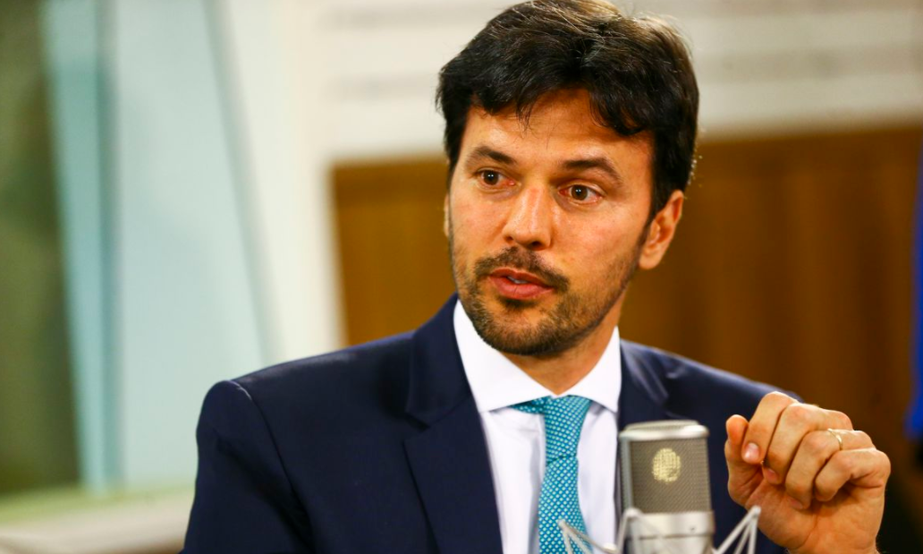 Secretário de Fátima rebate Fábio: Robinson usou recurso da saúde para salários