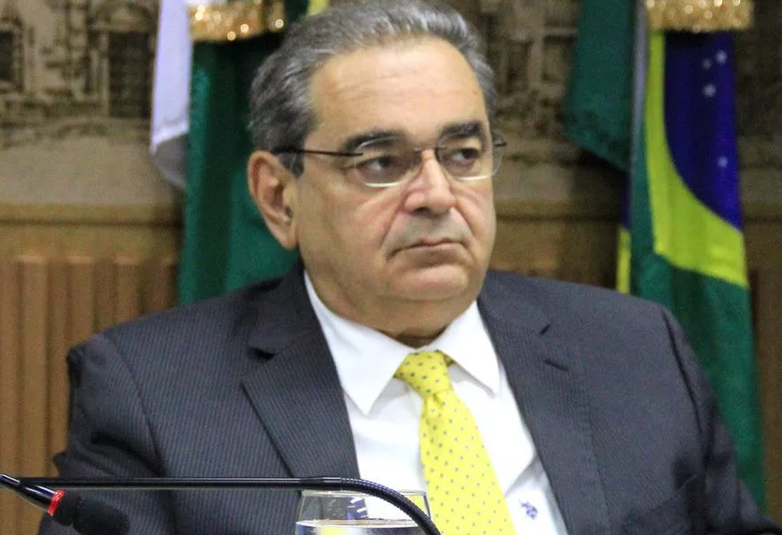 TRE investiga páginas no Facebook que fazem acusações a Álvaro Dias