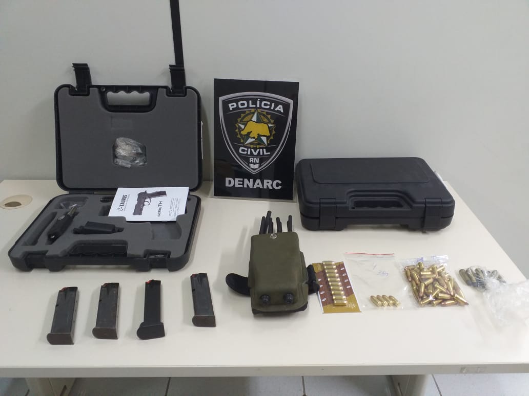 Polícia prende suposto chefe do tráfico e mais 4 em cidade da Grande Natal