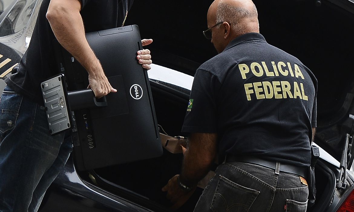 PF apura venda irregular de vacina contra a covid-19 por empresa no RJ