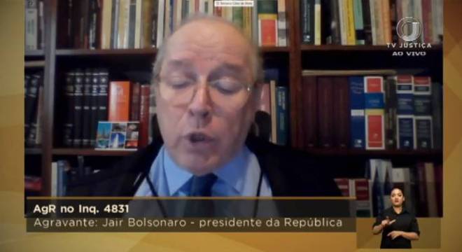 Celso de Mello vota por depoimento presencial de Bolsonaro