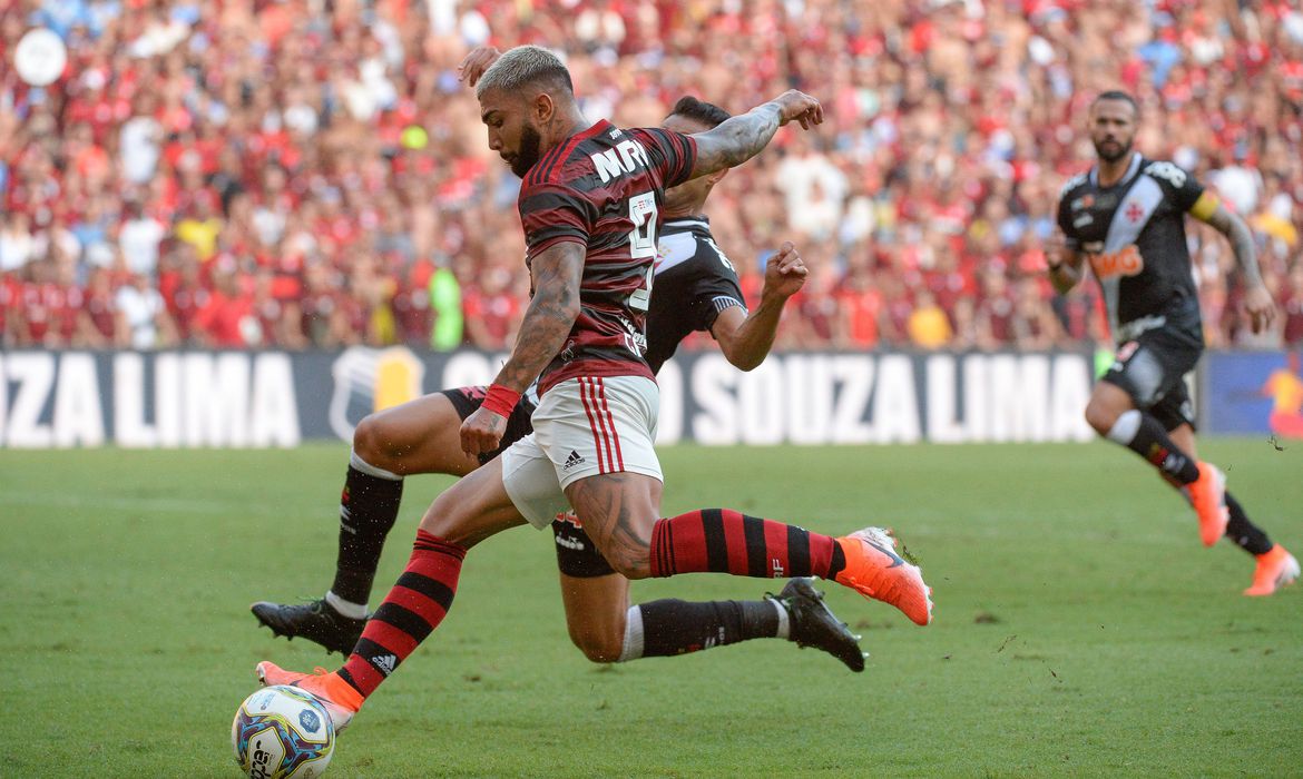 Brasileirão: Vasco e Flamengo se enfrentam em momentos distintos