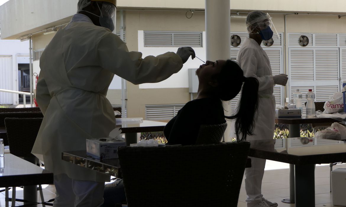 Brasil registra mais de 150 mil mortos e 5 milhões de infectados pelo Covid-19