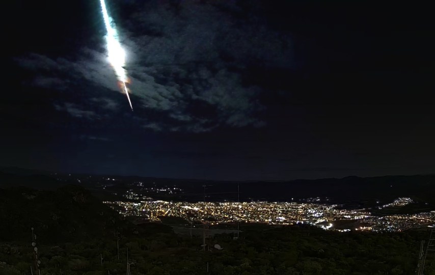Meteoro cai no Ceará e assusta moradores