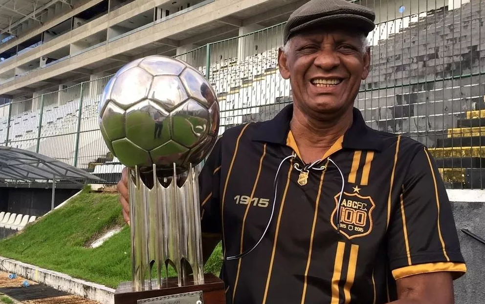 Ídolo do ABC é operado após fraturar fêmur