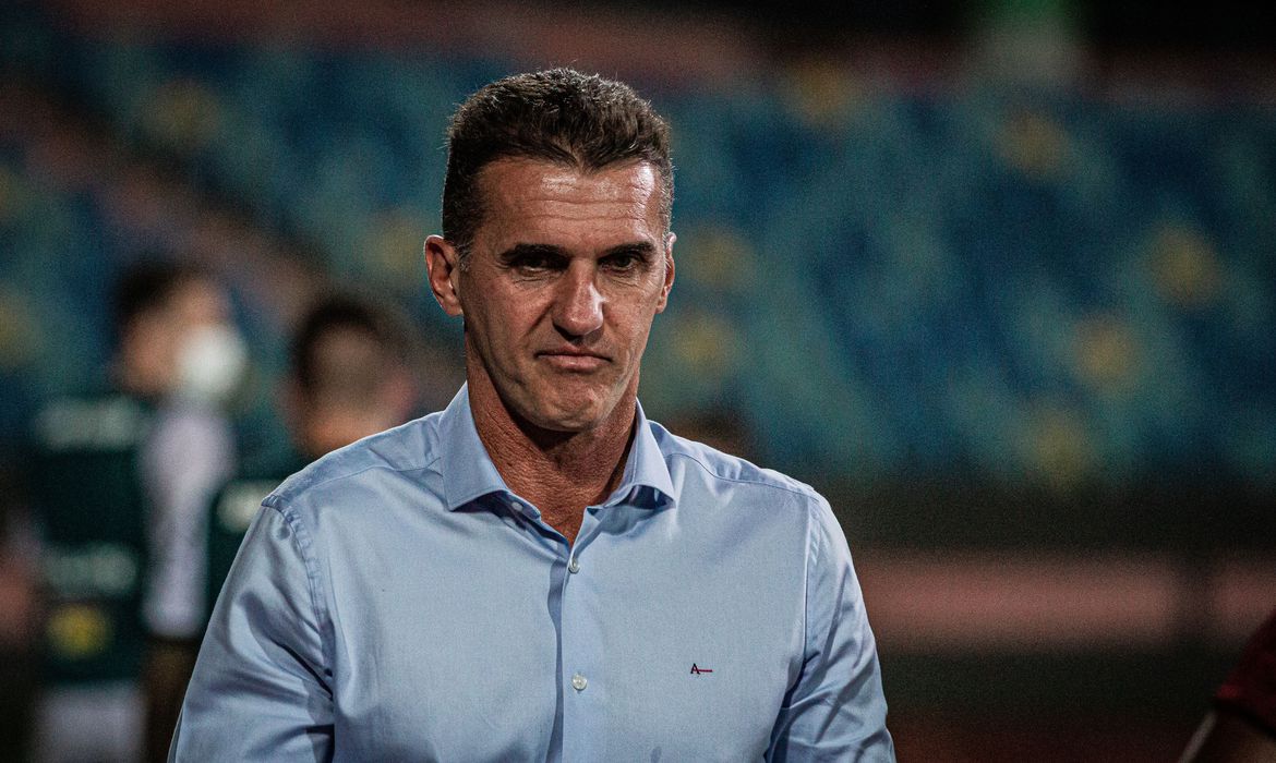 Corinthians anuncia contratação de novo técnico