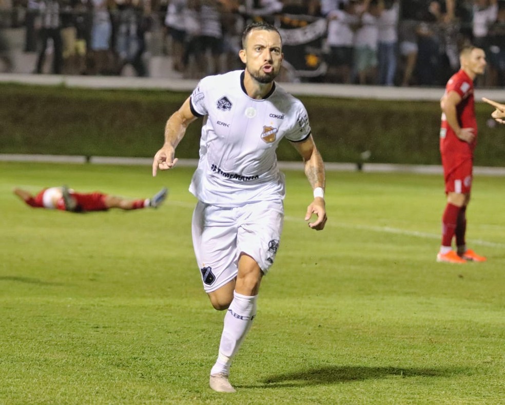 Artilheiro do Brasil, ex-ABC não pode se transferir para outro time do país