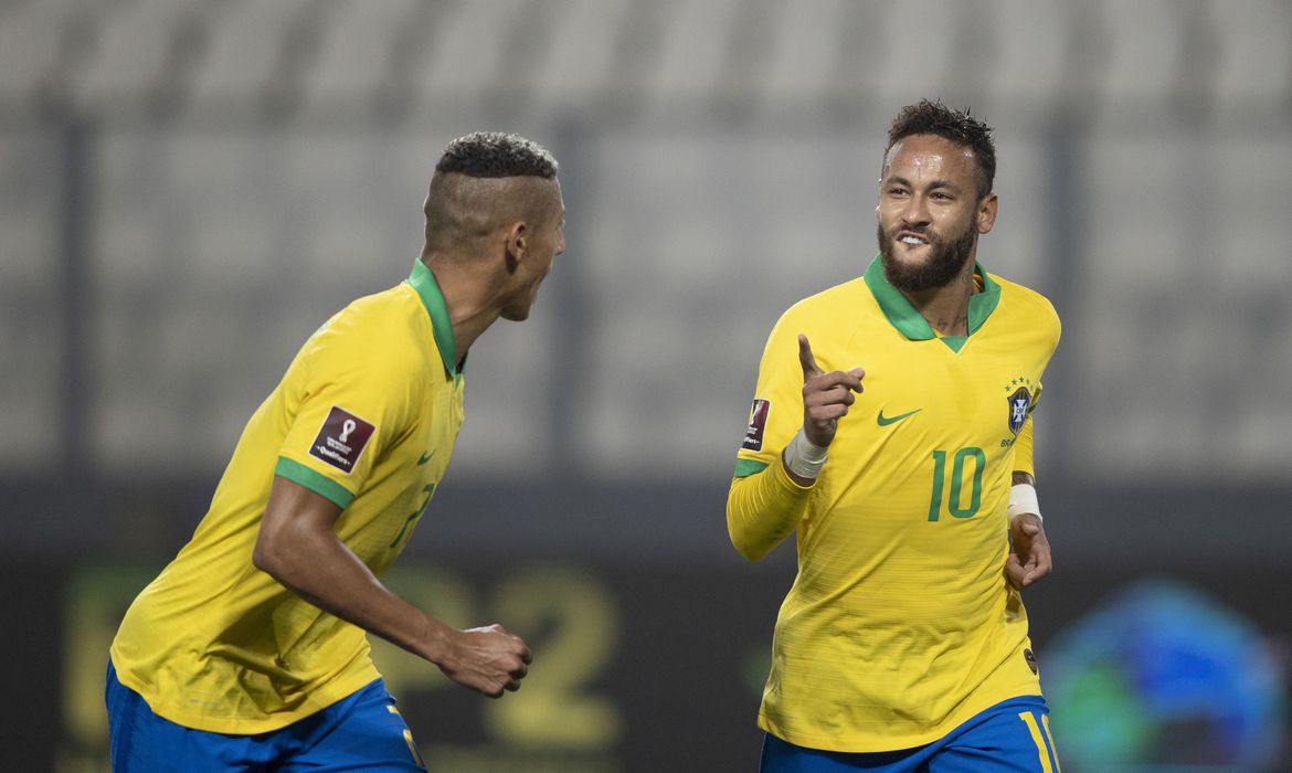 VÍDEO: Neymar marca três e seleção vence Peru nas Eliminatórias; veja os gols