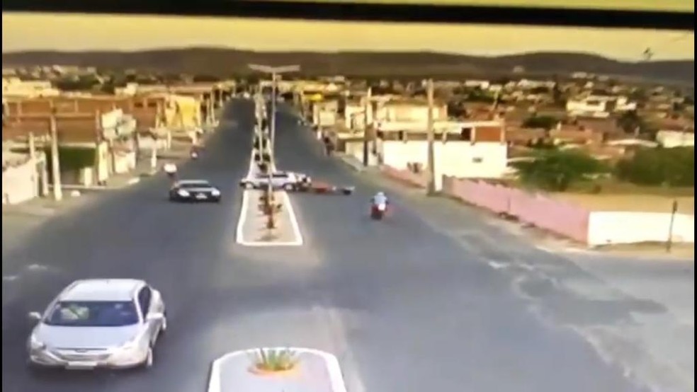 VÍDEO: Motociclista morre após colidir com poste em Currais Novos; assista