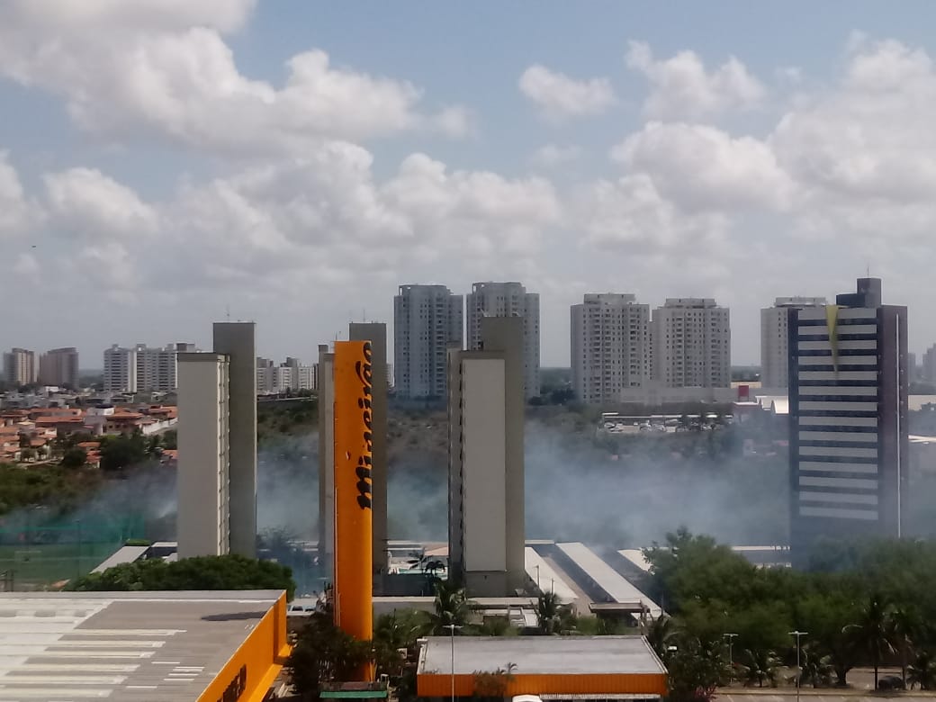 Proprietário de terreno é multado em R$ 8 mil após incêndio em Natal