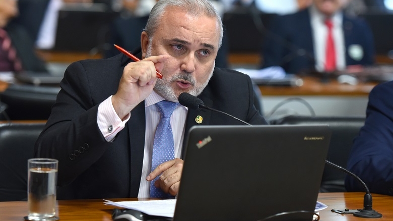 Juíza manda candidato a prefeito de Natal retirar do ar propaganda com montagem