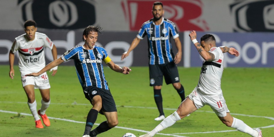 São Paulo e Grêmio fazem jogo equilibrado e empatam no Brasileirão