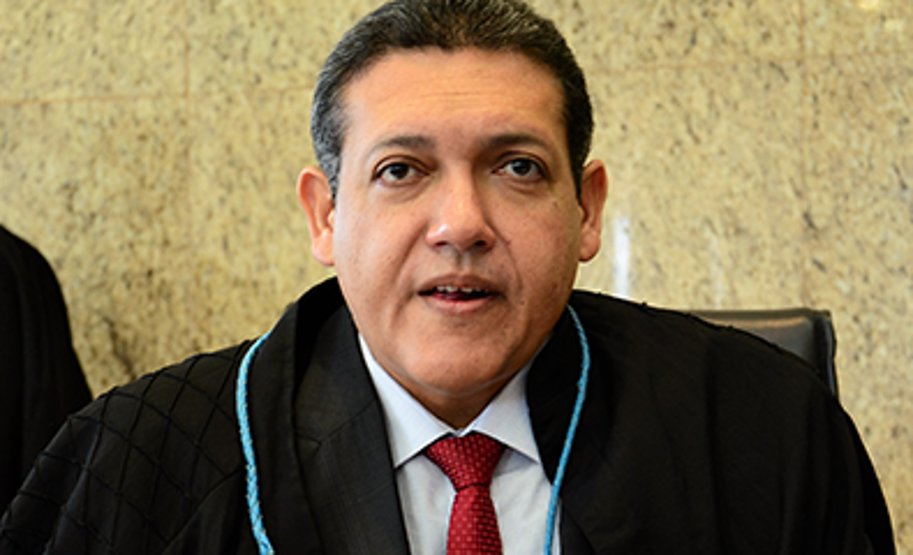 Indicado de Bolsonaro ao STF é unanimidade no PT