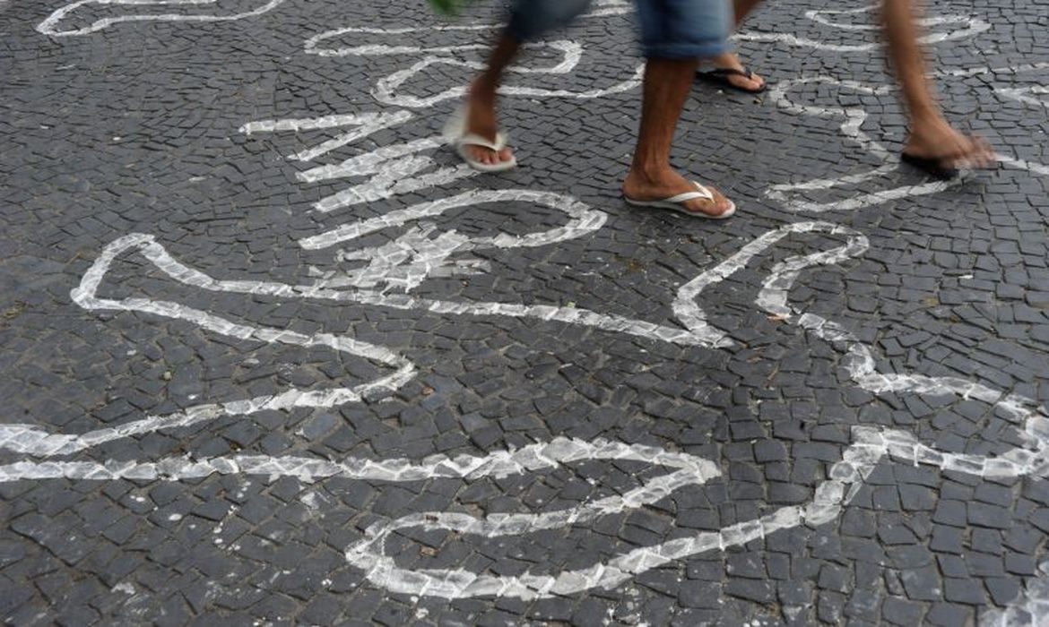 Número de mortes violentas no Brasil aumenta 7,1% no 1º semestre, diz anuário