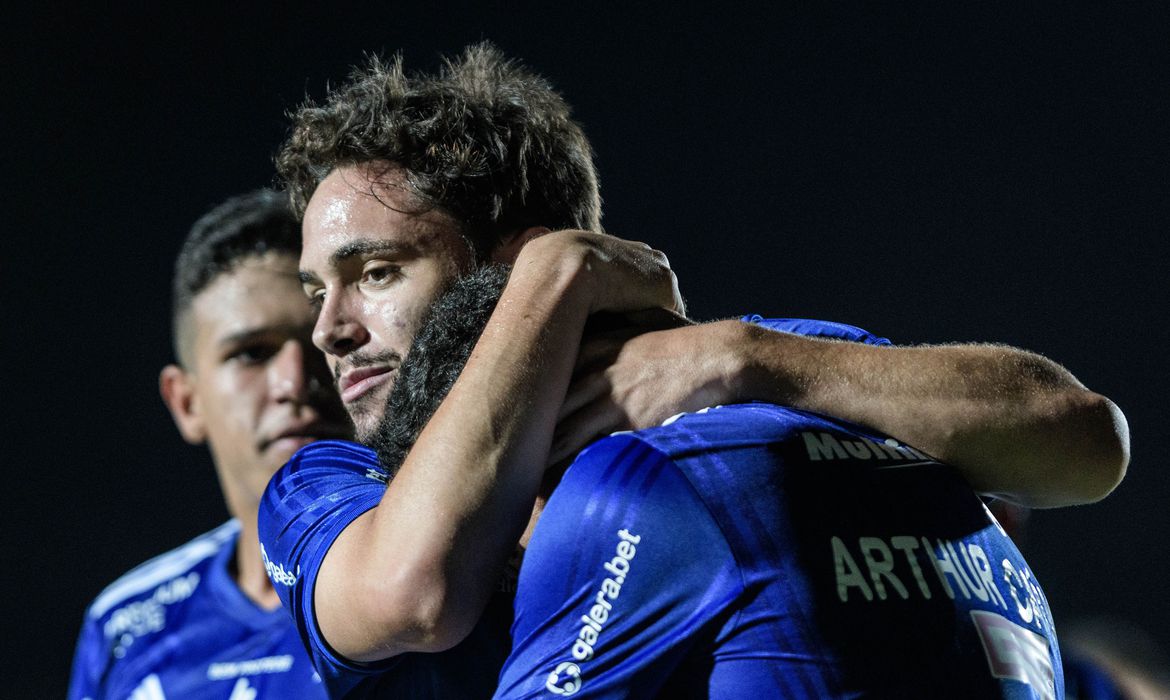 Série B: Felipão estreia com vitória no Cruzeiro