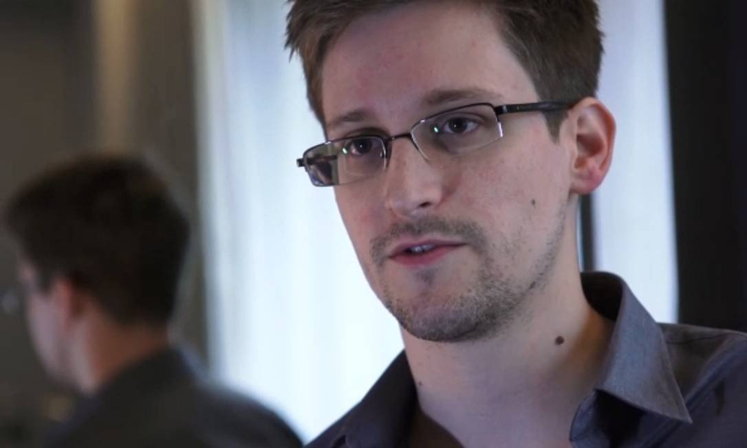 Edward Snowden recebe autorização de residência permanente na Rússia