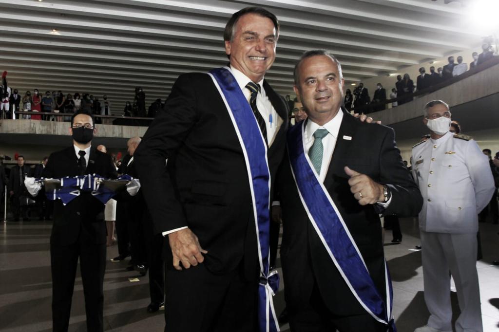 Ministro potiguar recebe de Bolsonaro condecoração da Ordem do Rio Branco
