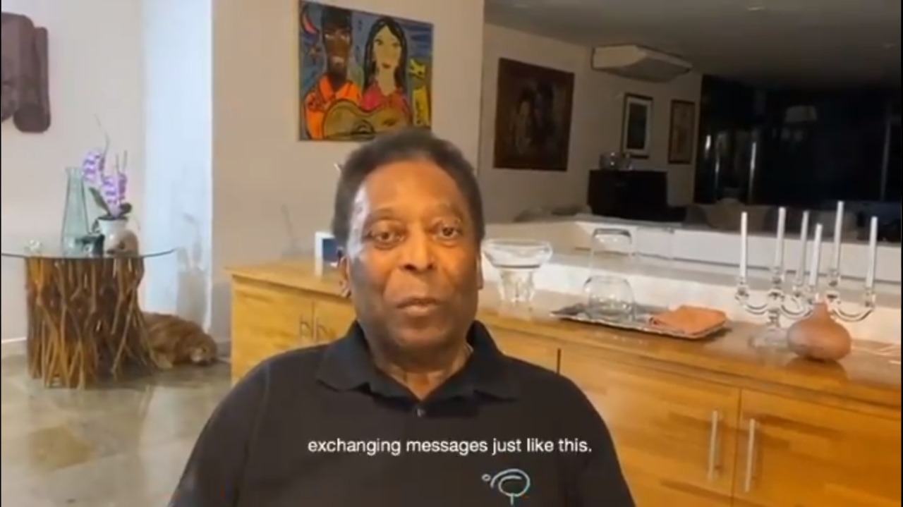 VÍDEO: Pelé agradece mensagens de felicitação por seus 80 anos