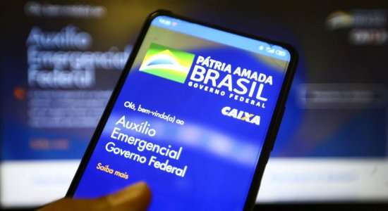 Quase 11 mil candidatos com patrimônio acima de R$ 300 mil receberam auxílio