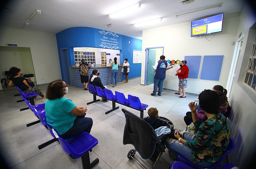 Senadores comemoram revogação de decreto sobre o SUS