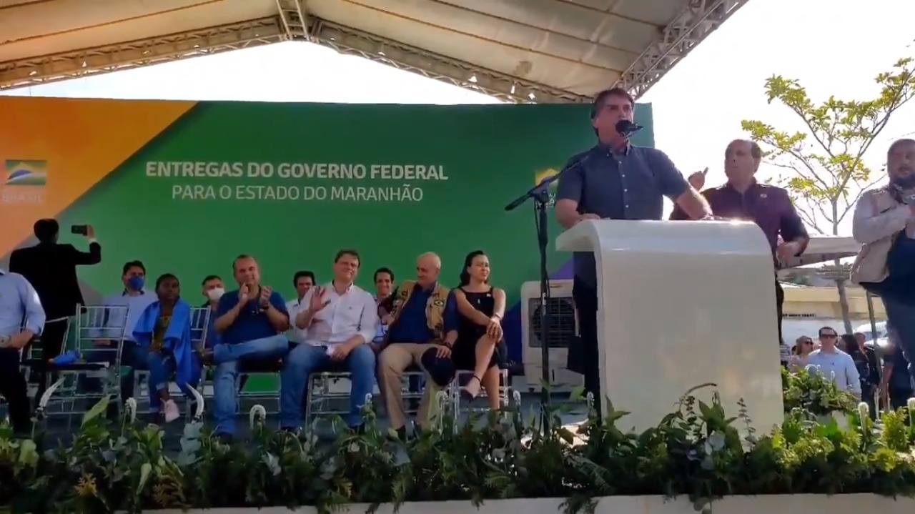 Bolsonaro rasga elogios a Marinho após crítica velada de Guedes