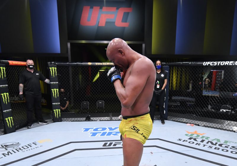 Anderson Silva é nocauteado em luta tida como sua despedida do UFC