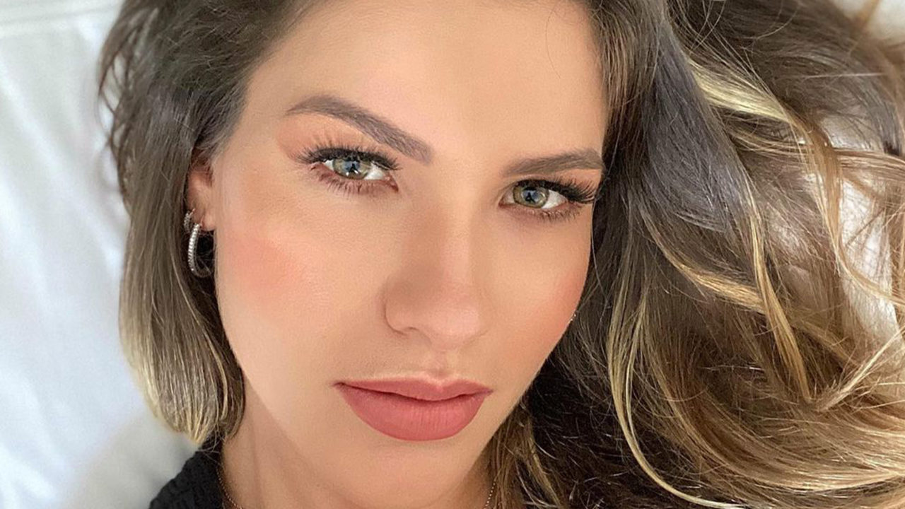 Ex de Gusttavo Lima posta foto ousada e fã dispara: 'Deve estar arrependido'