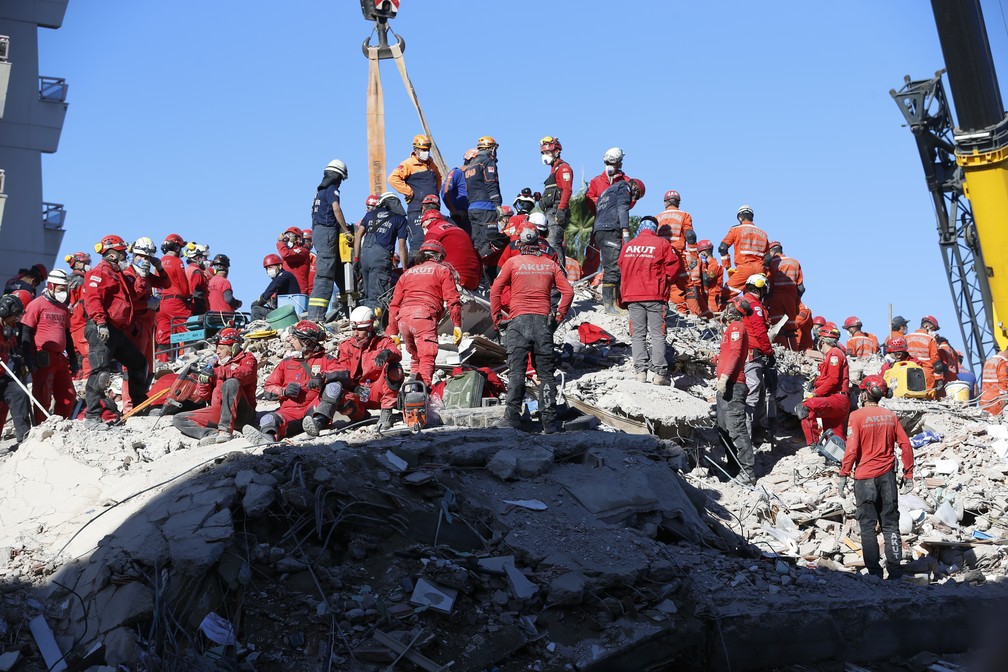 Chega a 51 o número de mortos em terremoto no Mar Egeu