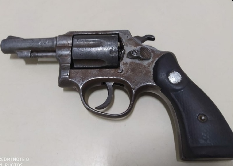 Polícia apreende adolescente armado e pilotando moto roubada em Natal