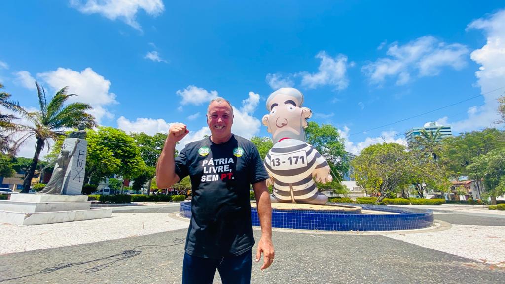 Pixuleco volta a aparecer em Natal com candidato a prefeito
