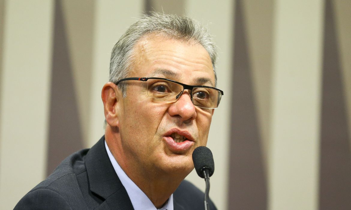 Ministro diz que prevê restabelecer toda energia no Amapá em até 10 dias