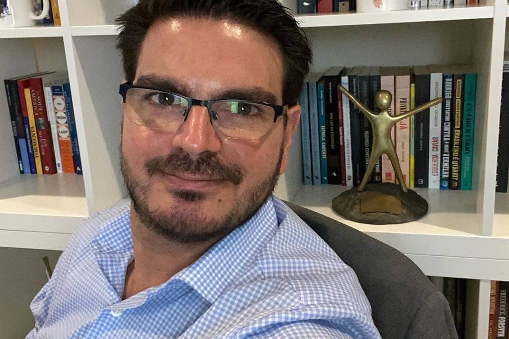 Jornal decide manter Rodrigo Constantino; funcionários se revoltam com situação
