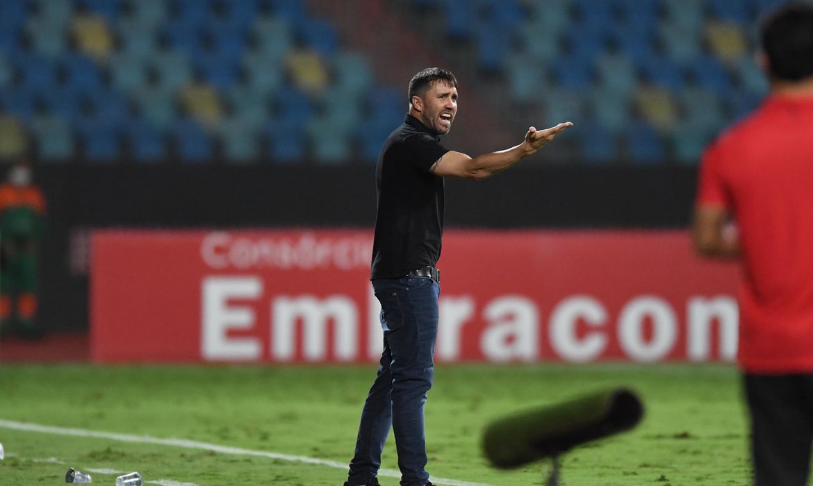 Após Dome, mais um técnico estrangeiro deixa clube da série A