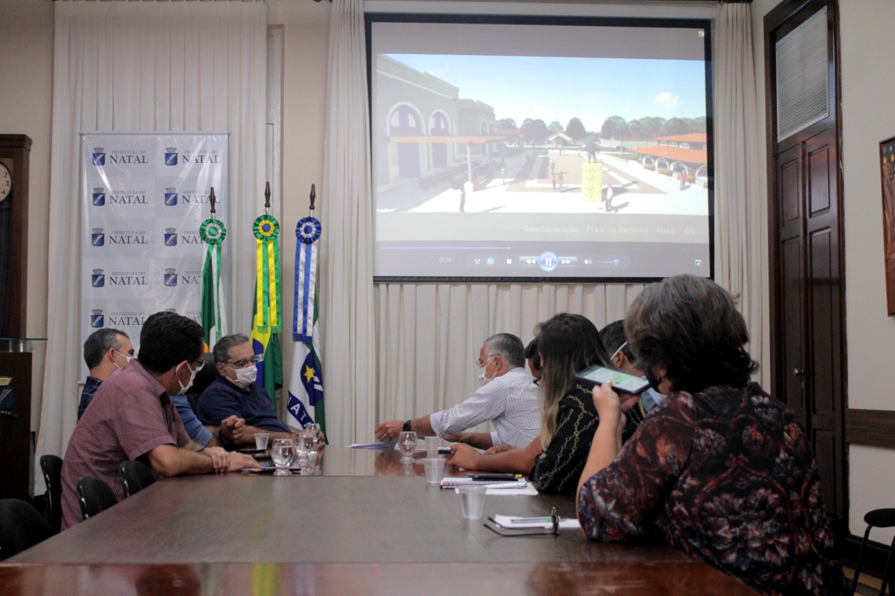 Álvaro Dias discute obras da Redinha e define ação social para permissionários