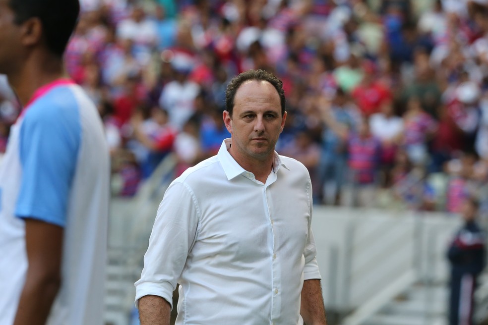 Ceni aceita proposta do Flamengo e já não comanda o Fortaleza contra o Bahia