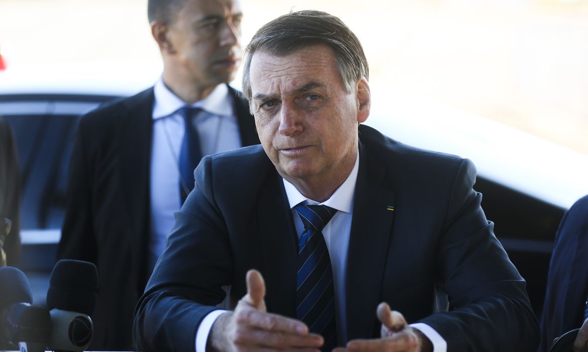 VÍDEO: Bolsonaro sobre Biden: "Quando acaba a saliva, tem que ter pólvora"