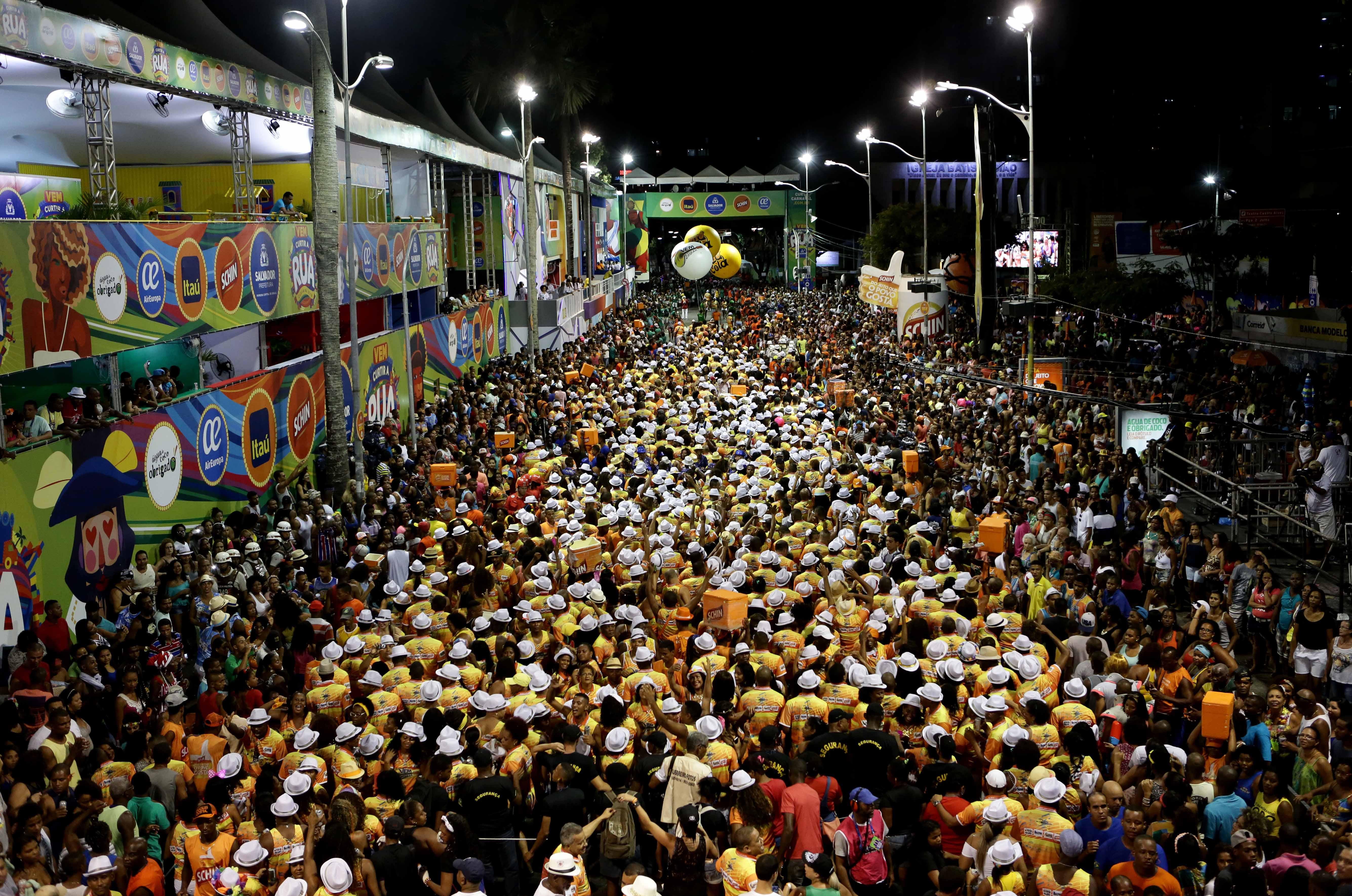 É oficial: Carnaval 2021 em São Paulo e Salvador será de 8 a 11/7