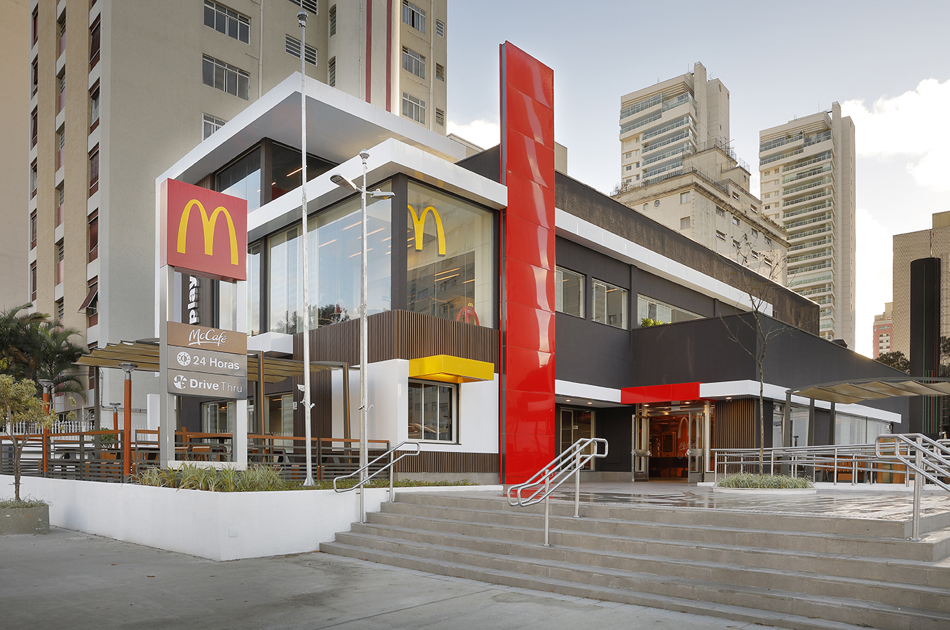 McDonald’s anuncia abertura de mais de 3 mil empregos no Brasil; há vagas no RN