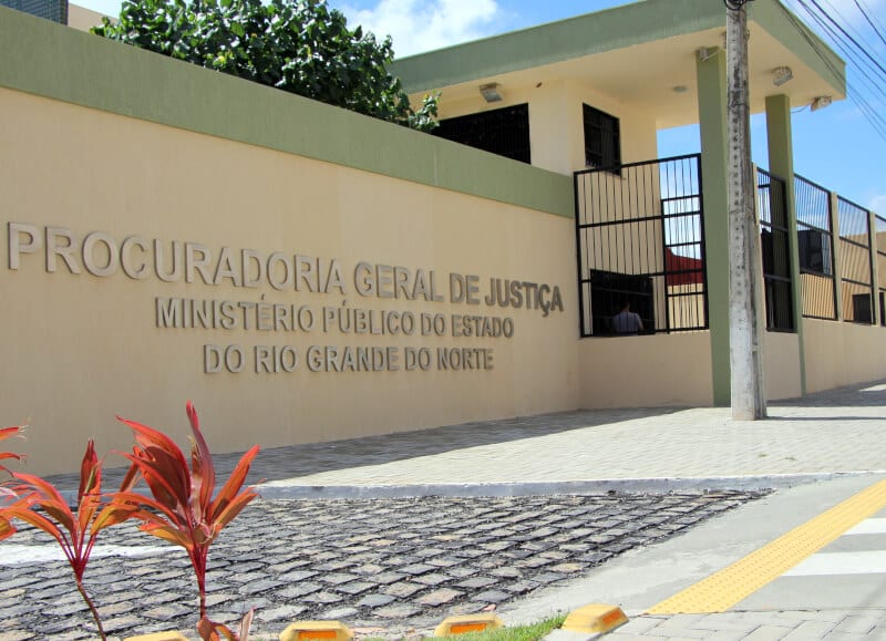 Homem é condenado a pena de 20 anos por feminicídio na Grande Natal