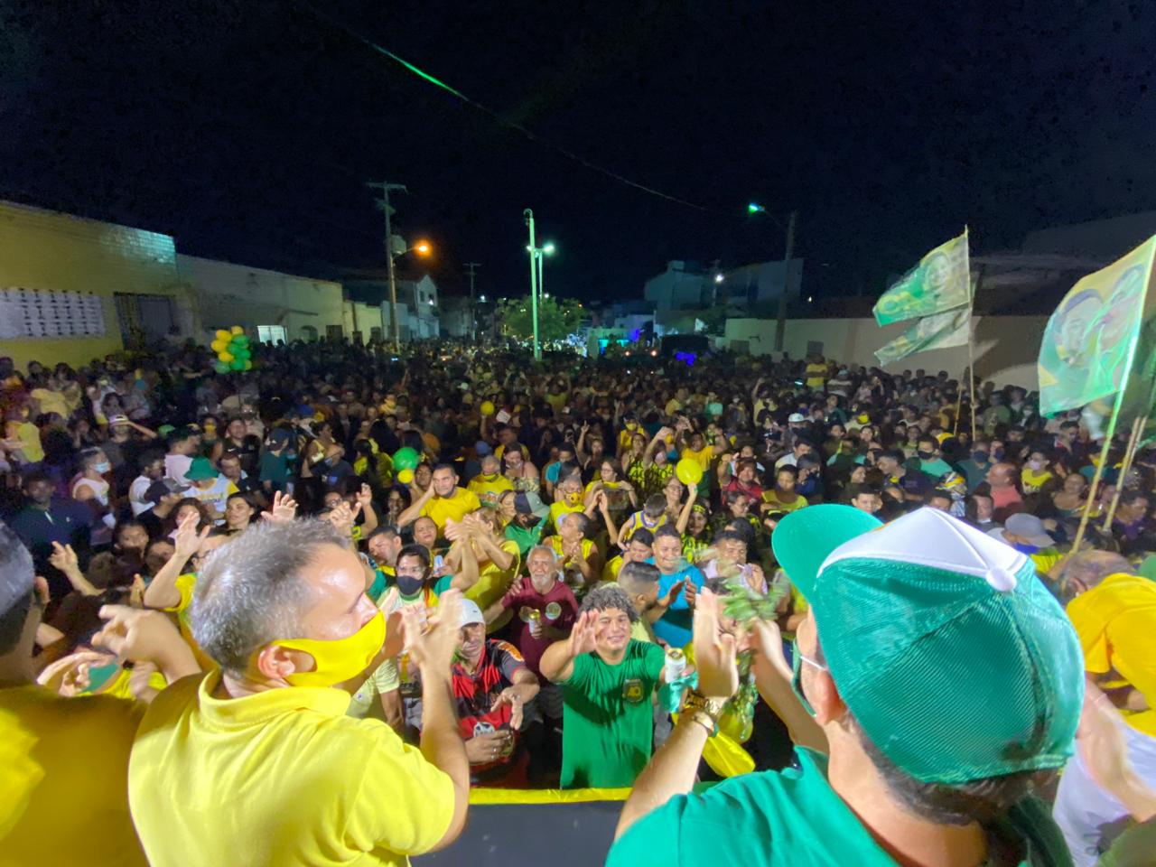 Areia Branca: oposição responde pesquisa com grande mobilização