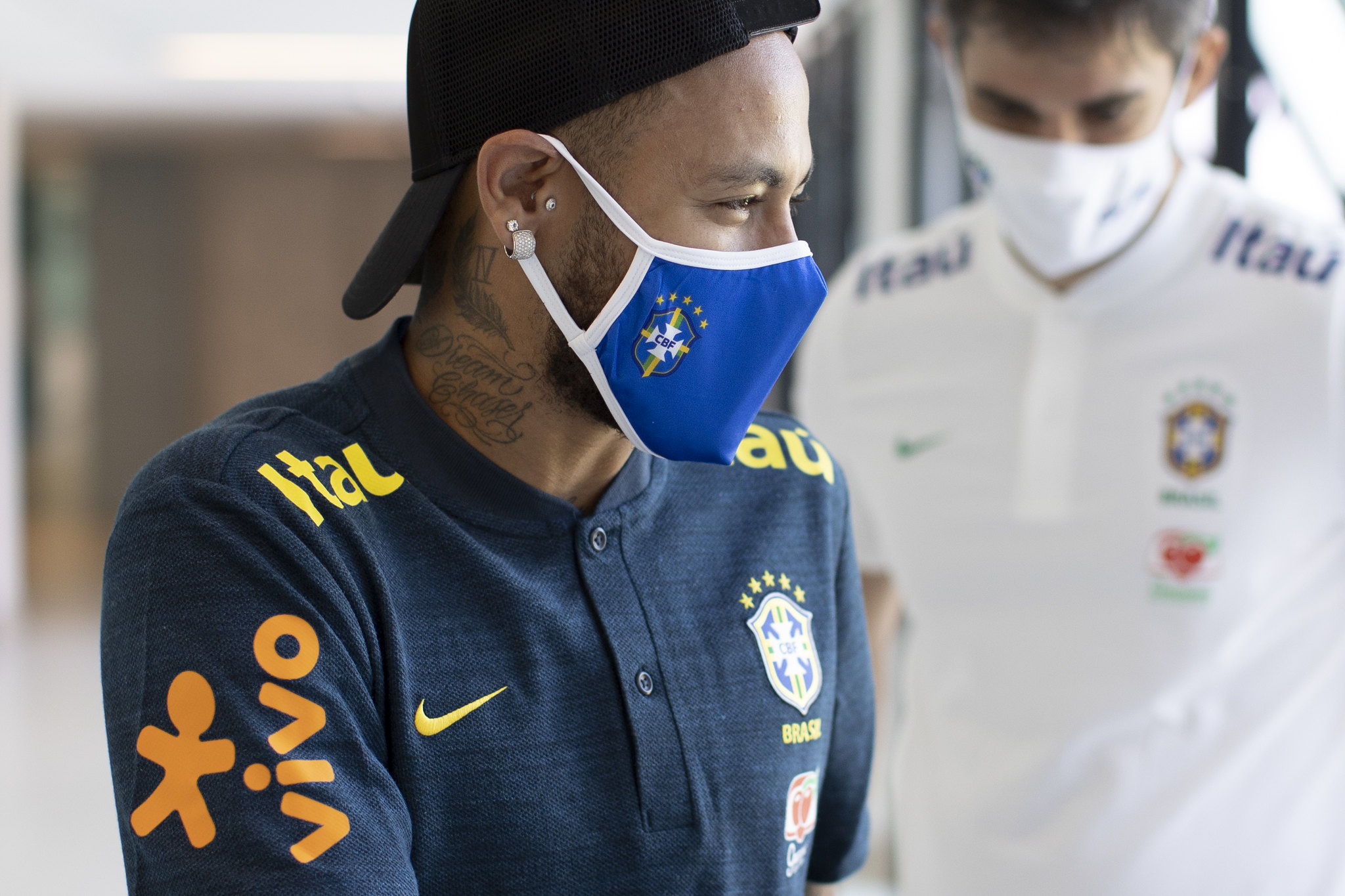 Machucado, Neymar está desconvocado da Seleção Brasileira
