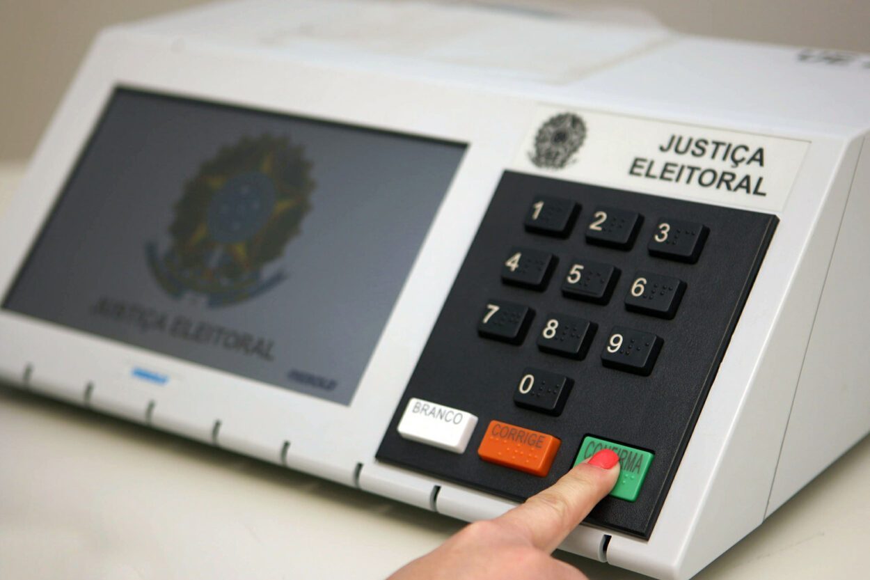 Natal: Seções paralisam votação por eleitores não verem foto dos candidatos