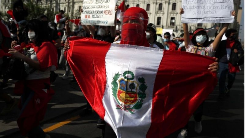 Peru busca 3º presidente em uma semana para tentar sair de crise