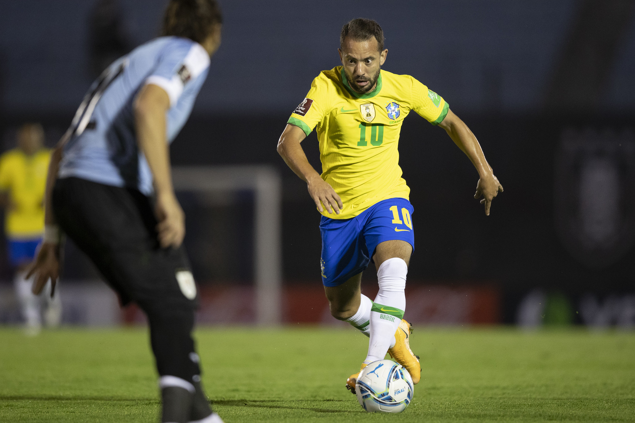 VÍDEO: Brasil vence Uruguai e segue 100% nas eliminatórias da Copa do Mundo