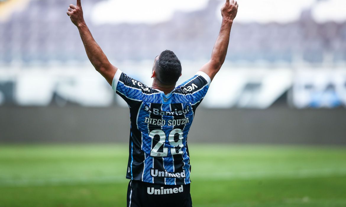 Grêmio supera Cuiabá outra vez e avança à semifinal da Copa do Brasil