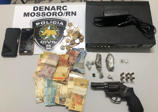 Polícia prende “Cheiroso”, suspeito por tráfico de drogas em Mossoró