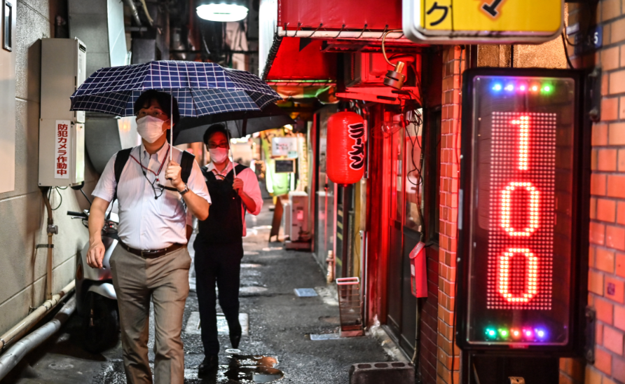 Tóquio tem recorde de casos e adota alerta máximo contra covid-19