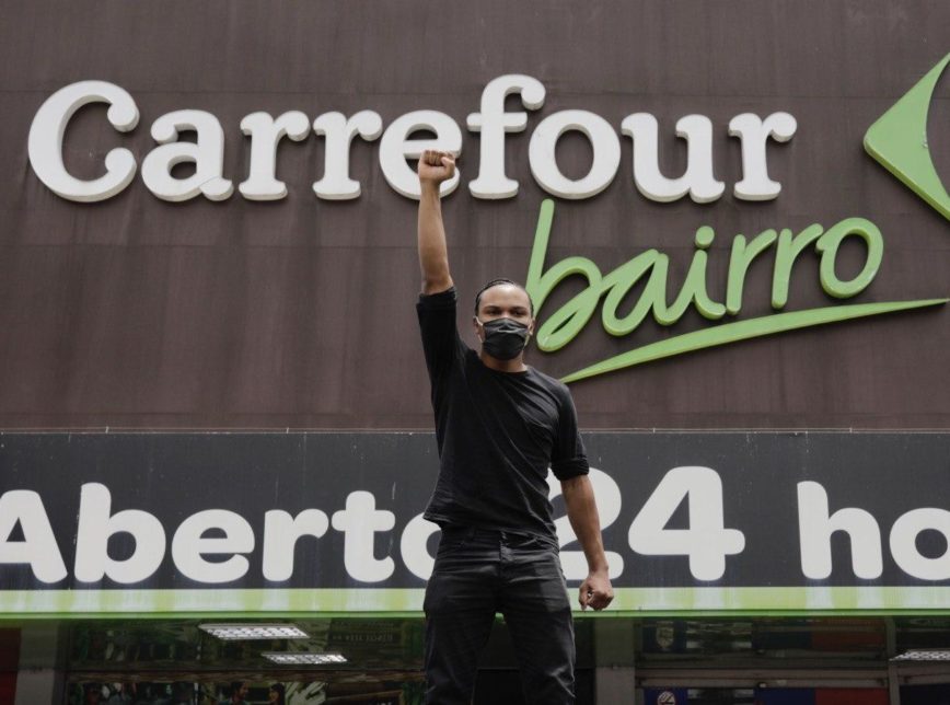 Internautas sugerem boicote ao Carrefour após morte de homem negro