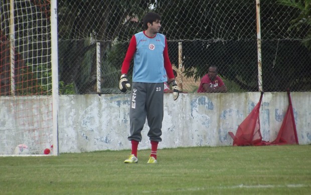 América contrata goleiro que atuou no clube há 7 anos